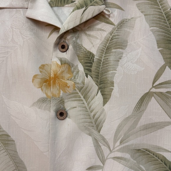 Tommy Bahama Hawaiian Aloha Shirt Mens L 100% Silk Ivory Green Floral Camp EUC - Picture 5 of 11